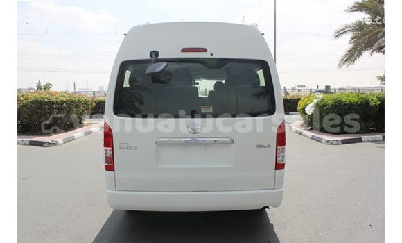 Acheter Import Voiture Toyota Hiace Blanc à Import - Dubai, Malampa Acheter Import Voiture Toyota Hiace Blanc à Import - Dubai, Malampa