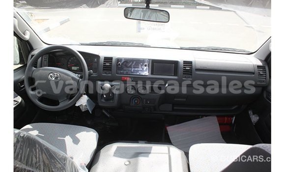 Acheter Import Voiture Toyota Hiace Blanc à Import - Dubai, Malampa Acheter Import Voiture Toyota Hiace Blanc à Import - Dubai, Malampa