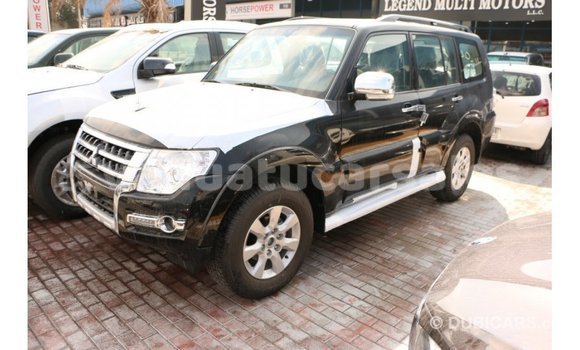 Acheter Import Voiture Mitsubishi Pajero Noir à Import - Dubai, Malampa Acheter Import Voiture Mitsubishi Pajero Noir à Import - Dubai, Malampa