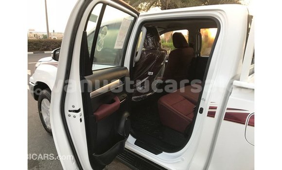 Acheter Import Voiture Toyota Hilux Blanc à Import - Dubai, Malampa Acheter Import Voiture Toyota Hilux Blanc à Import - Dubai, Malampa