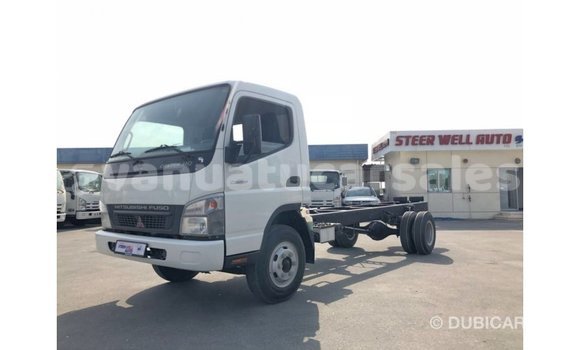 Buy Import Mitsubishi Carisma White Car in Import - Dubai in Malampa Buy Import Mitsubishi Carisma White Car in Import - Dubai in Malampa