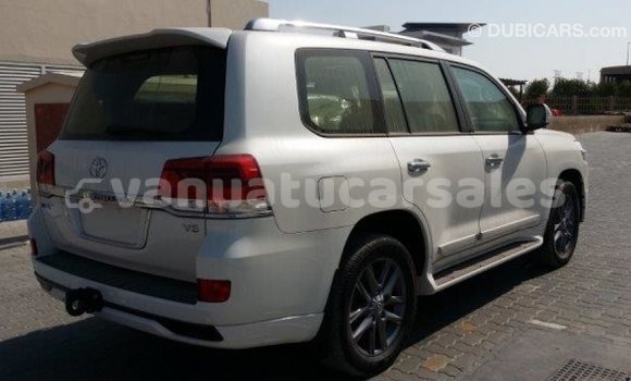 Acheter Import Voiture Toyota Land Cruiser Blanc à Import - Dubai, Malampa Acheter Import Voiture Toyota Land Cruiser Blanc à Import - Dubai, Malampa