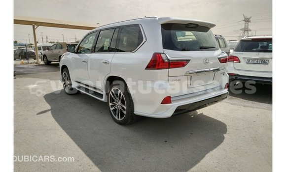 Acheter Import Voiture Lexus LX Blanc à Import - Dubai, Malampa Acheter Import Voiture Lexus LX Blanc à Import - Dubai, Malampa
