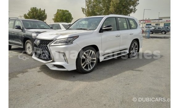 Acheter Import Voiture Lexus LX Blanc à Import - Dubai, Malampa Acheter Import Voiture Lexus LX Blanc à Import - Dubai, Malampa
