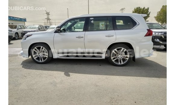 Acheter Import Voiture Lexus LX Blanc à Import - Dubai, Malampa Acheter Import Voiture Lexus LX Blanc à Import - Dubai, Malampa