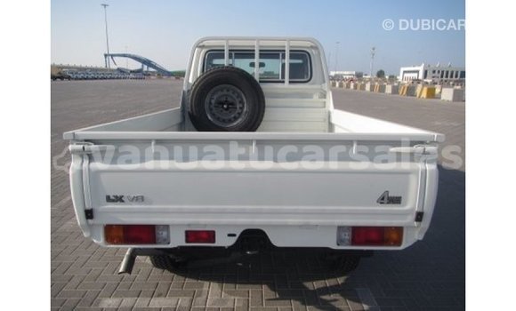 Acheter Import Voiture Toyota Land Cruiser Blanc à Import - Dubai, Malampa Acheter Import Voiture Toyota Land Cruiser Blanc à Import - Dubai, Malampa