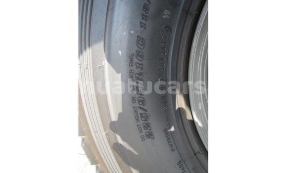 Acheter Import Voiture Toyota Land Cruiser Blanc à Import - Dubai, Malampa Acheter Import Voiture Toyota Land Cruiser Blanc à Import - Dubai, Malampa