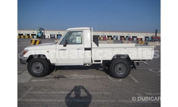 Acheter Import Voiture Toyota Land Cruiser Blanc à Import - Dubai, Malampa Acheter Import Voiture Toyota Land Cruiser Blanc à Import - Dubai, Malampa