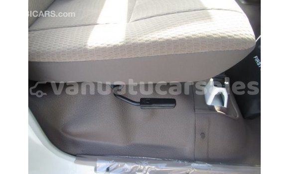 Acheter Import Voiture Toyota Land Cruiser Blanc à Import - Dubai, Malampa Acheter Import Voiture Toyota Land Cruiser Blanc à Import - Dubai, Malampa