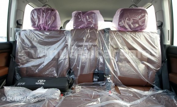 Acheter Import Voiture Toyota Land Cruiser Noir à Import - Dubai, Malampa Acheter Import Voiture Toyota Land Cruiser Noir à Import - Dubai, Malampa