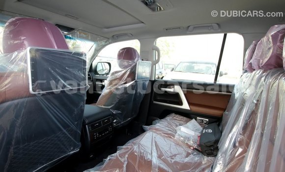 Acheter Import Voiture Toyota Land Cruiser Noir à Import - Dubai, Malampa Acheter Import Voiture Toyota Land Cruiser Noir à Import - Dubai, Malampa