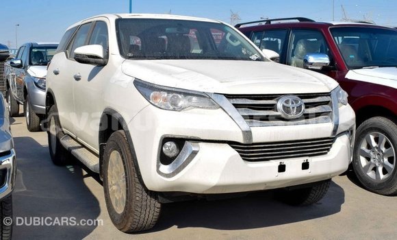 Acheter Import Voiture Toyota Fortuner Blanc à Import - Dubai, Malampa Acheter Import Voiture Toyota Fortuner Blanc à Import - Dubai, Malampa
