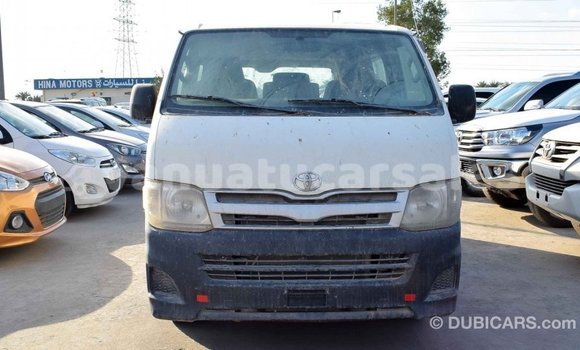 Acheter Import Voiture Toyota Hiace Blanc à Import - Dubai, Malampa Acheter Import Voiture Toyota Hiace Blanc à Import - Dubai, Malampa