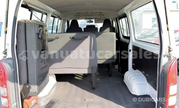 Acheter Import Voiture Toyota Hiace Blanc à Import - Dubai, Malampa Acheter Import Voiture Toyota Hiace Blanc à Import - Dubai, Malampa