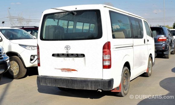 Acheter Import Voiture Toyota Hiace Blanc à Import - Dubai, Malampa Acheter Import Voiture Toyota Hiace Blanc à Import - Dubai, Malampa