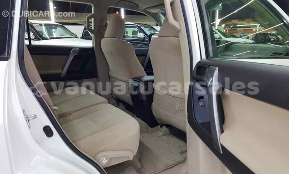 Acheter Import Voiture Toyota Prado Blanc à Import - Dubai, Malampa Acheter Import Voiture Toyota Prado Blanc à Import - Dubai, Malampa