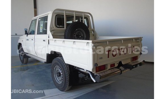 Acheter Import Voiture Toyota Land Cruiser Blanc à Import - Dubai, Malampa Acheter Import Voiture Toyota Land Cruiser Blanc à Import - Dubai, Malampa