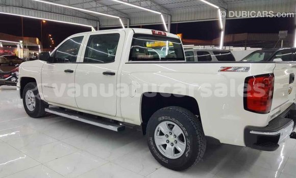 Acheter Import Voiture Chevrolet Silverado Blanc à Import - Dubai, Malampa Acheter Import Voiture Chevrolet Silverado Blanc à Import - Dubai, Malampa