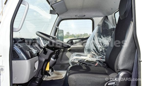 Acheter Import Voiture Mitsubishi Carisma Blanc à Import - Dubai, Malampa Acheter Import Voiture Mitsubishi Carisma Blanc à Import - Dubai, Malampa