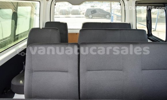 Acheter Import Voiture Toyota Hiace Blanc à Import - Dubai, Malampa Acheter Import Voiture Toyota Hiace Blanc à Import - Dubai, Malampa