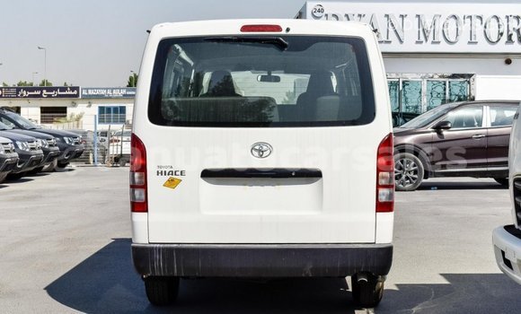 Acheter Import Voiture Toyota Hiace Blanc à Import - Dubai, Malampa Acheter Import Voiture Toyota Hiace Blanc à Import - Dubai, Malampa