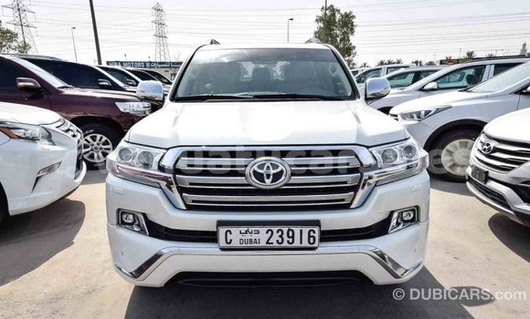 Acheter Import Voiture Toyota Land Cruiser Blanc à Import - Dubai, Malampa Acheter Import Voiture Toyota Land Cruiser Blanc à Import - Dubai, Malampa