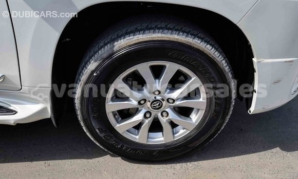 Acheter Import Voiture Toyota Land Cruiser Blanc à Import - Dubai, Malampa Acheter Import Voiture Toyota Land Cruiser Blanc à Import - Dubai, Malampa