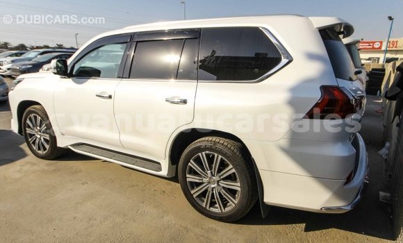 Acheter Import Voiture Lexus LX Blanc à Import - Dubai, Malampa Acheter Import Voiture Lexus LX Blanc à Import - Dubai, Malampa