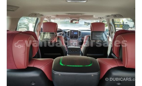 Acheter Import Voiture Toyota Land Cruiser Noir à Import - Dubai, Malampa Acheter Import Voiture Toyota Land Cruiser Noir à Import - Dubai, Malampa