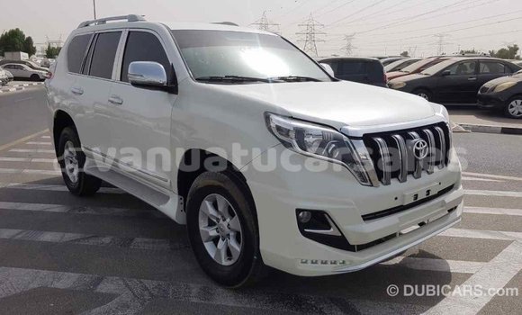 Acheter Import Voiture Toyota Prado Blanc à Import - Dubai, Malampa Acheter Import Voiture Toyota Prado Blanc à Import - Dubai, Malampa