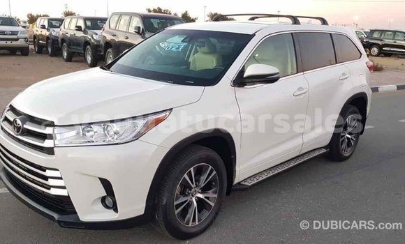 Acheter Import Voiture Toyota Highlander Blanc à Import - Dubai, Malampa Acheter Import Voiture Toyota Highlander Blanc à Import - Dubai, Malampa
