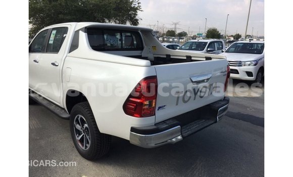 Buy Import Toyota Hilux White Car in Import - Dubai in Malampa Buy Import Toyota Hilux White Car in Import - Dubai in Malampa