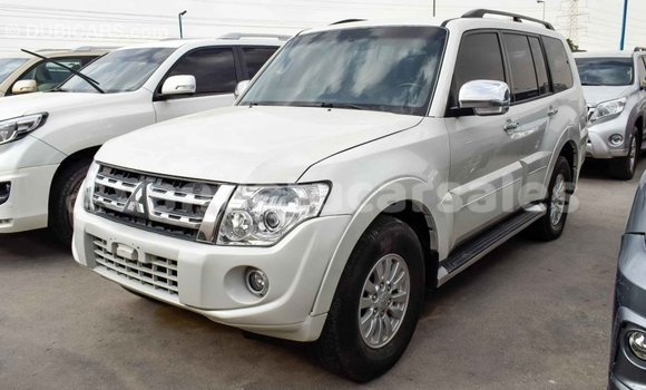 Acheter Import Voiture Mitsubishi Pajero Blanc à Import - Dubai, Malampa Acheter Import Voiture Mitsubishi Pajero Blanc à Import - Dubai, Malampa