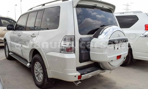 Acheter Import Voiture Mitsubishi Pajero Blanc à Import - Dubai, Malampa Acheter Import Voiture Mitsubishi Pajero Blanc à Import - Dubai, Malampa