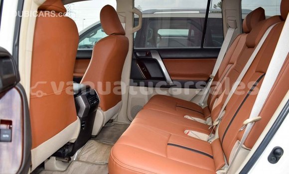 Acheter Import Voiture Toyota Prado Blanc à Import - Dubai, Malampa Acheter Import Voiture Toyota Prado Blanc à Import - Dubai, Malampa