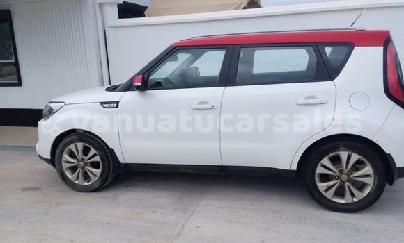 Acheter Import Voiture Kia Soul Blanc à Port Vila, Shefa