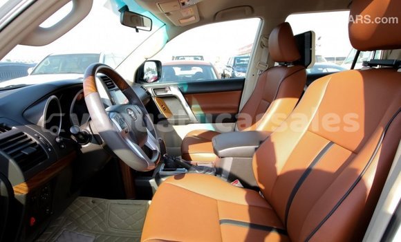 Acheter Import Voiture Toyota Prado Blanc à Import - Dubai, Malampa Acheter Import Voiture Toyota Prado Blanc à Import - Dubai, Malampa