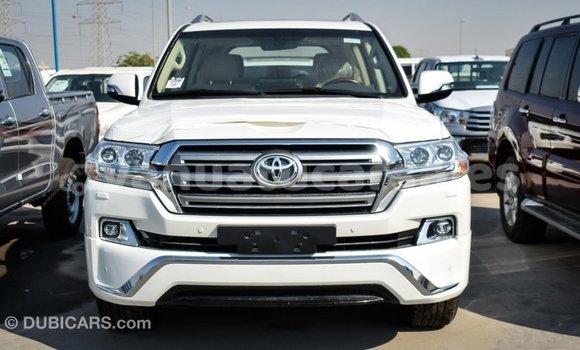 Acheter Import Voiture Toyota Land Cruiser Blanc à Import - Dubai, Malampa Acheter Import Voiture Toyota Land Cruiser Blanc à Import - Dubai, Malampa