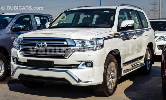 Acheter Import Voiture Toyota Land Cruiser Blanc à Import - Dubai, Malampa Acheter Import Voiture Toyota Land Cruiser Blanc à Import - Dubai, Malampa