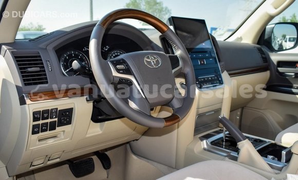 Acheter Import Voiture Toyota Land Cruiser Blanc à Import - Dubai, Malampa Acheter Import Voiture Toyota Land Cruiser Blanc à Import - Dubai, Malampa