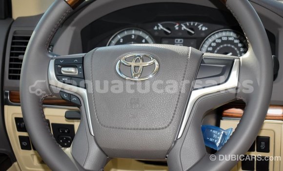 Acheter Import Voiture Toyota Land Cruiser Blanc à Import - Dubai, Malampa Acheter Import Voiture Toyota Land Cruiser Blanc à Import - Dubai, Malampa