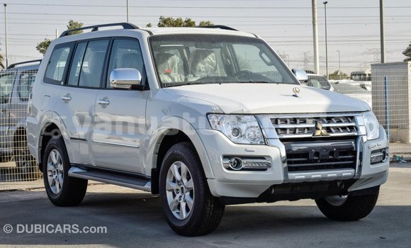 Acheter Import Voiture Mitsubishi Pajero Blanc à Import - Dubai, Malampa Acheter Import Voiture Mitsubishi Pajero Blanc à Import - Dubai, Malampa