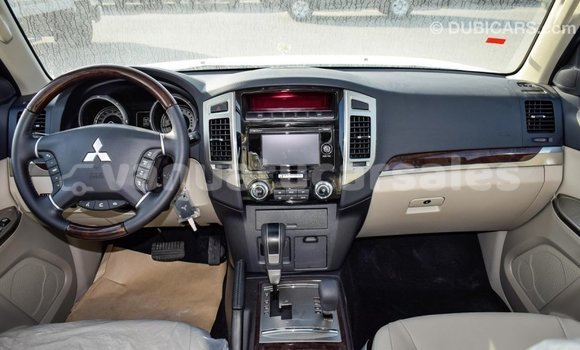 Acheter Import Voiture Mitsubishi Pajero Blanc à Import - Dubai, Malampa Acheter Import Voiture Mitsubishi Pajero Blanc à Import - Dubai, Malampa