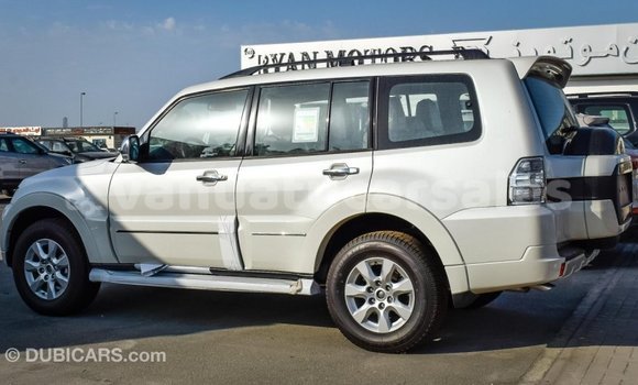 Acheter Import Voiture Mitsubishi Pajero Blanc à Import - Dubai, Malampa Acheter Import Voiture Mitsubishi Pajero Blanc à Import - Dubai, Malampa