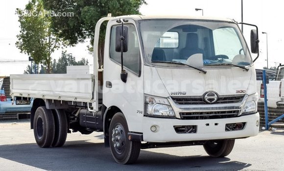 Acheter Import Utilitaire Hino 300 Series Blanc à Import - Dubai, Malampa Acheter Import Utilitaire Hino 300 Series Blanc à Import - Dubai, Malampa