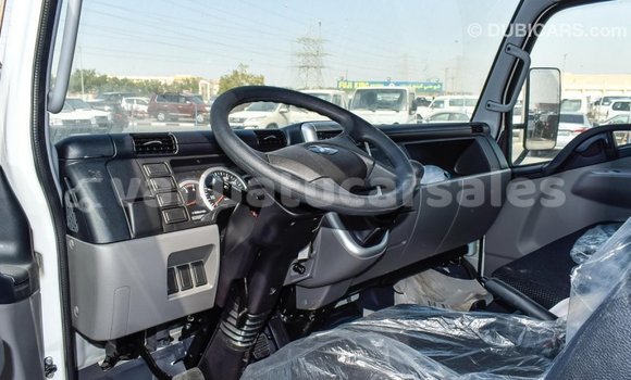 Acheter Import Voiture Mitsubishi Carisma Blanc à Import - Dubai, Malampa Acheter Import Voiture Mitsubishi Carisma Blanc à Import - Dubai, Malampa