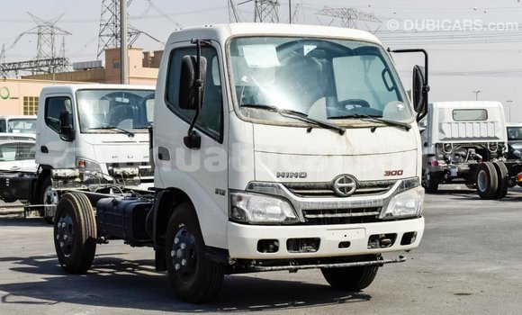 Acheter Import Utilitaire Hino 300 Series Blanc à Import - Dubai, Malampa Acheter Import Utilitaire Hino 300 Series Blanc à Import - Dubai, Malampa