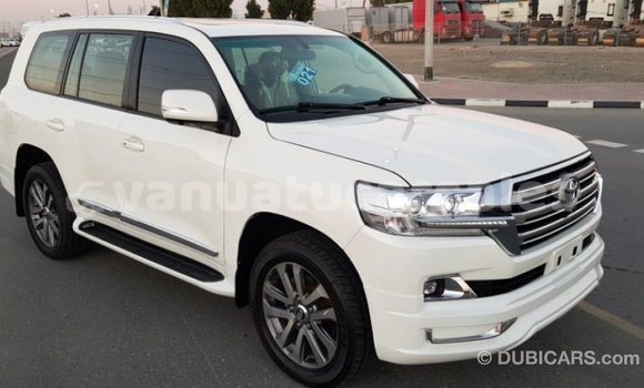 Acheter Import Voiture Toyota Land Cruiser Blanc à Import - Dubai, Malampa Acheter Import Voiture Toyota Land Cruiser Blanc à Import - Dubai, Malampa