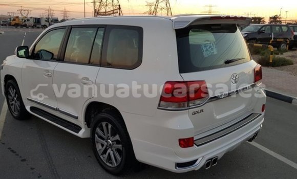 Acheter Import Voiture Toyota Land Cruiser Blanc à Import - Dubai, Malampa Acheter Import Voiture Toyota Land Cruiser Blanc à Import - Dubai, Malampa