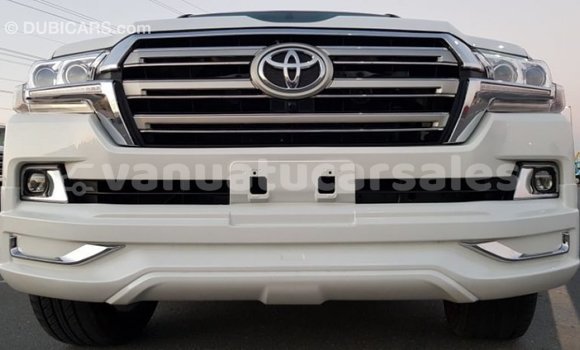 Acheter Import Voiture Toyota Land Cruiser Blanc à Import - Dubai, Malampa Acheter Import Voiture Toyota Land Cruiser Blanc à Import - Dubai, Malampa